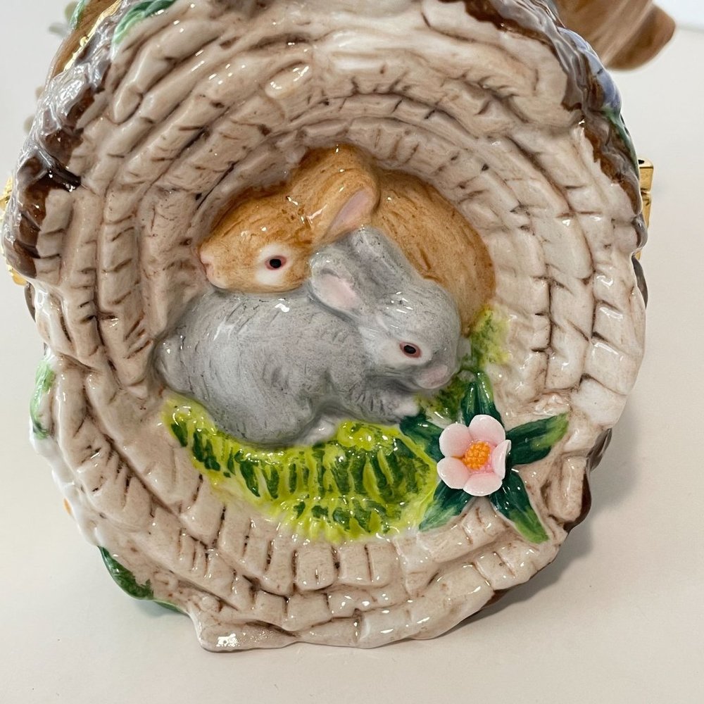 CWC Porcelain Box Easter Bunnies Tree Stump Hinged Keepsake Hand Painted Decor - Picture 13 of 16